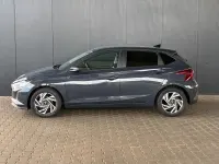 Neu Hyundai i20 Pure 79 PS (58 kW) 2025 Grau Kleinwagen