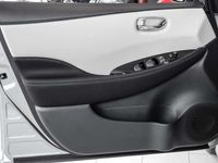 Gebraucht Nissan Leaf N-Connecta 110 kW (150 PS) 2024 Silver m/black Kleinwagen