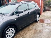 Gebraucht Toyota Verso 126 PS (92 kW) 2012 Grau Van / Kleinbus