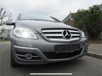 Gebraucht Mercedes B200 140 PS (102 kW) 2010 Grau Van / Kleinbus