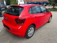 Gebraucht VW Polo Comfortline 95 PS (69 kW) 2018 Rot Limousine