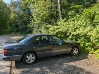 Gebraucht Mercedes 230 132 PS (97 kW) 1989 Schwarz Limousine