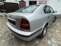 Gebraucht Skoda Octavia 101 PS (74 kW) 1998 Silber Limousine