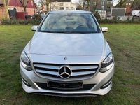 Gebraucht Mercedes B180 122 PS (89 kW) 2017 Silber Van / Kleinbus
