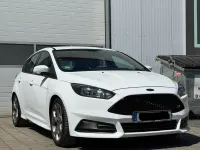 Gebraucht Ford Focus ST 250 PS (183 kW) 2017 Weiß Limousine