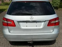 Usado Mercedes E200 Elegance 136 CV (100 kW) 2010 Plateado Familiar