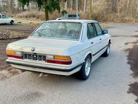 Gebraucht BMW 524 86 PS (63 kW) 1987 Beige Limousine