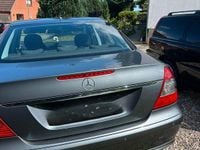 Gebraucht Mercedes E200 136 PS (100 kW) 2009 Grau Limousine