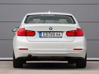 Gebraucht BMW 320 184 PS (135 kW) 2014 Weiß Limousine