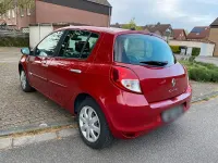 Second-hand Renault Clio II Expression 75 CP (55 kW) 2011 Roșu Hatchback
