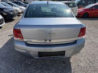 Usata Opel Astra Edition 116 CV (85 kW) 2009 Argento Berlina