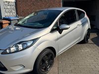 Gebraucht Ford Fiesta 60 PS (44 kW) 2010 Silber Kleinwagen