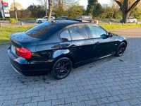 Gebraucht BMW 320 177 PS (130 kW) 2010 Schwarz Limousine