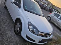 Gebraucht Opel Astra Selection 90 PS (66 kW) 2009 Weiß Limousine