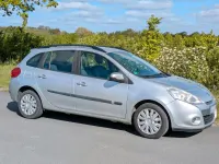 Gebraucht Renault Clio 75 PS (55 kW) 2010 Silber Kombi