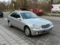 Gebraucht Mercedes C180 Elegance 129 PS (94 kW) 2001 Silber Limousine