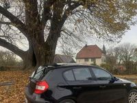 Gebraucht BMW 118 122 PS (89 kW) 2005 Schwarz Kleinwagen