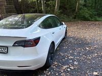 Gebraucht Tesla Model 3 Standard Range Plus 225 kW (306 PS) 2021 Weiß Limousine