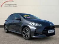 Neu Toyota Yaris 92 PS (67 kW) 2025 Grau Kleinwagen