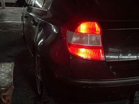 Gebraucht BMW 116 122 PS (89 kW) 2004 Schwarz Kleinwagen