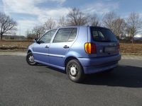 Gebraucht VW Polo 60 PS (44 kW) 1997 Blau Kleinwagen