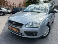 Gebraucht Ford Focus Trend 101 PS (74 kW) 2005 Silber Limousine