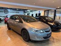Gebraucht Opel Astra Edition 116 PS (85 kW) 2011 Silber Limousine