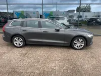 Gebraucht Volvo V60 Momentum 190 PS (139 kW) 2019 Grau Kombi