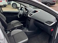 Gebraucht Peugeot 207 95 PS (69 kW) 2008 Silber Limousine