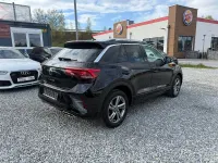 Second-hand VW T-Roc R-line 150 CP (110 kW) 2023 Negru SUV