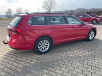Gebraucht VW Passat Business 122 PS (89 kW) 2023 Tornadorot Kombi