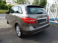 Gebraucht Mercedes B180 122 PS (89 kW) 2012 Braun Kleinwagen