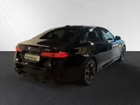 Gebraucht BMW 520 M Sport 197 PS (144 kW) 2025 Carbonschwarz metallic Limousine