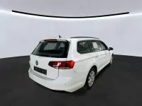 Gebraucht VW Passat Basis 150 PS (110 kW) 2021 Pure white Kombi