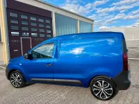 Używany Renault Express 95 KM (69 kW) 2022 Niebieski Minivan
