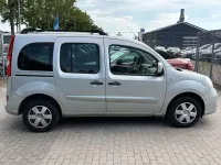 Gebraucht Renault Kangoo Luxe 109 PS (80 kW) 2011 Space grau Van / Kleinbus