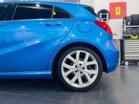 gebraucht Mercedes A200 URBAN*AHK*BI-XENON*PDC*AUDIO20*8-FACH*SHZG