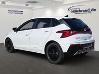 Neu Hyundai i20 Blackline 90 PS (66 kW) 2026 Weiss Kleinwagen
