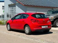 Gebraucht Opel Astra Selection 116 PS (85 kW) 2015 Power rot/traffic red ral3020 Limousine