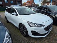 Używany Ford Focus Titanium X 120 KM (88 kW) 2022 Biały Sedan/Limuzyna