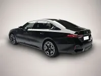 Gebraucht BMW 520 M Sport 197 PS (144 kW) 2025 Schwarz Kombi