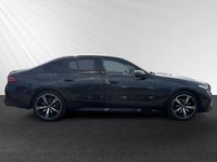 Gebraucht BMW 530e M Sport 299 PS (219 kW) 2024 Sophistograu brillanteffekt metallic Limousine