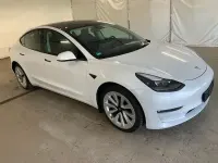 Gebraucht Tesla Model 3 258 kW (351 PS) 2022 Weiss metallic Limousine
