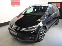 Gebraucht VW Touran Highline 150 PS (110 kW) 2023 Schwarz Van / Kleinbus