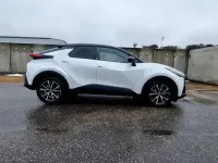 Gebraucht Toyota C-HR Team 198 PS (145 kW) 2024 Platinum white pearl / black SUV