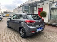Gebraucht Hyundai i20 Style 84 PS (61 kW) 2016 Grau Kleinwagen
