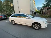 Gebraucht Skoda Superb 160 PS (117 kW) 2011 Weiß Kombi
