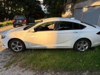 Usado Opel Insignia Eco 140 HP (102 kW) 2017 Branco Sedan