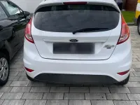 Gebraucht Ford Fiesta 80 PS (58 kW) 2014 Weiß Kleinwagen
