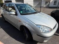 Gebraucht Ford Focus 115 PS (84 kW) 2003 Grau Kleinwagen